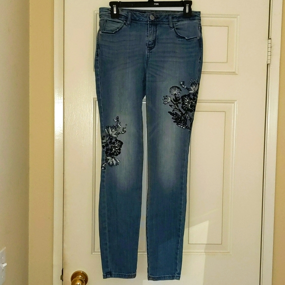 Simply Vera Vera Wang Denim - Vintage Y2K Style Women's Jeans with Floral Decal